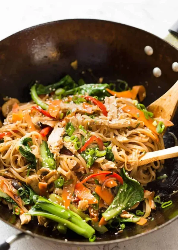 Chicken stir fry egg noodles